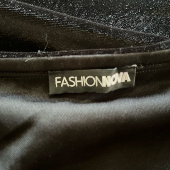 SIZE 2X Fashion Nova Black Velvet Maxi Skirt with Ruffle Slit - Picture 2 of 7